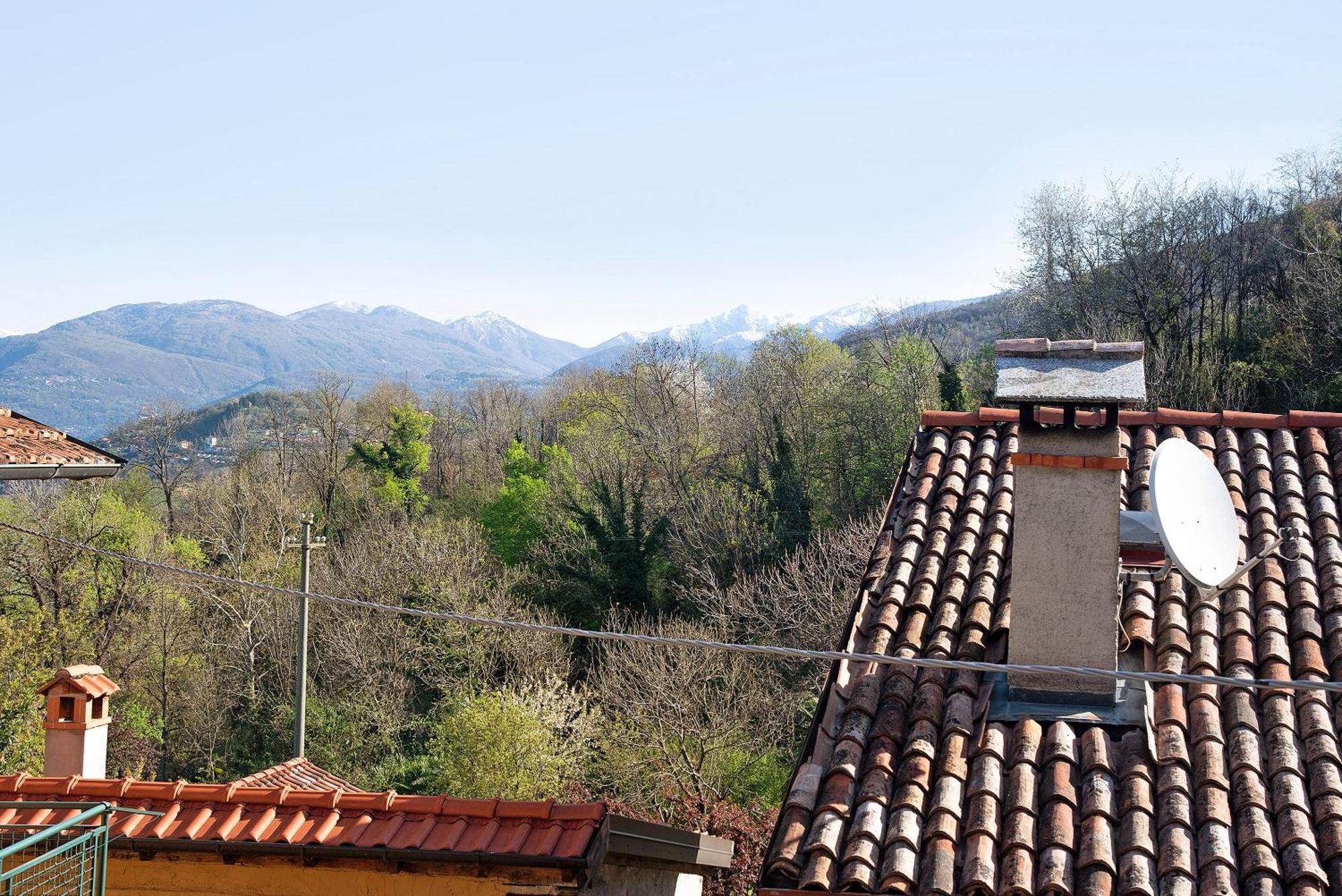 La Vecchia Torre Porto Valtravaglia Exterior foto