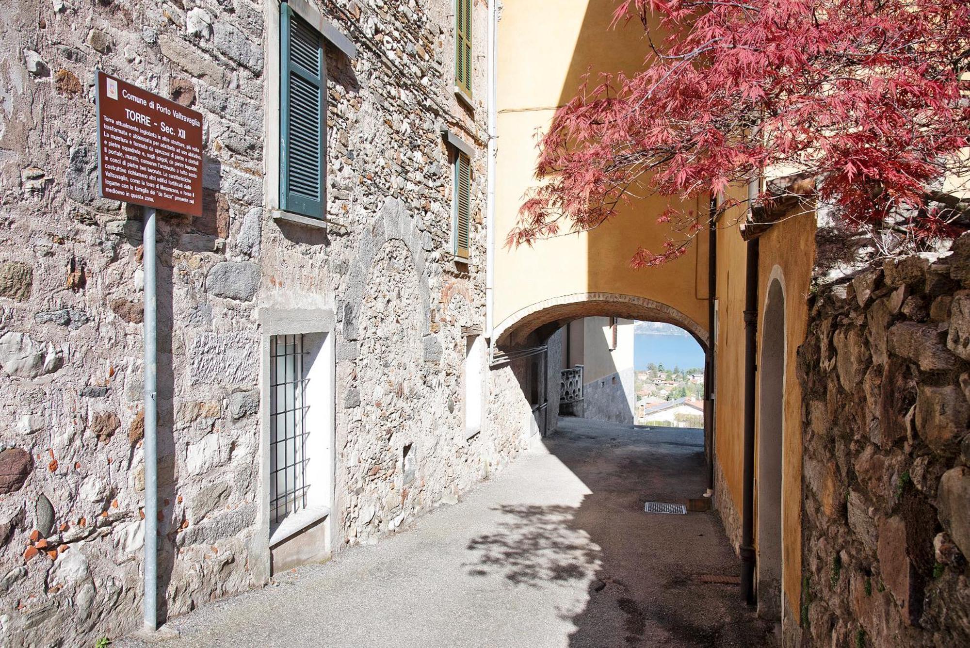 La Vecchia Torre Porto Valtravaglia Exterior foto